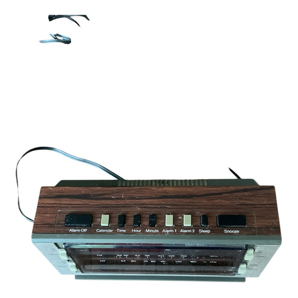 Vintage GE 7-4612B AM/FM Digital Clock Radio Woodgrain 1980s - Picture 7 of 8